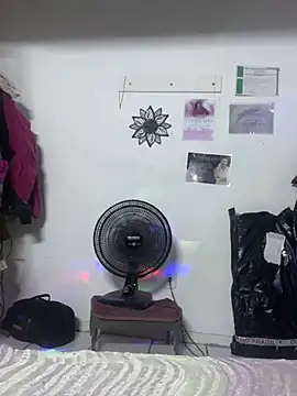 Snapshot of MorenaCariok chatting on July 1, 12:27 pm MorenaCariok online show from July 1, 12:27 pm