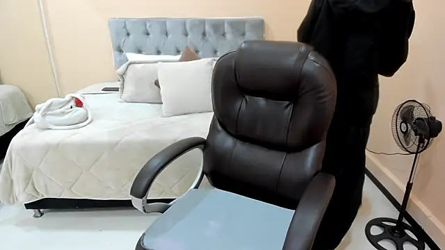 Bela Craxkerr online show from March 5, 12:46 pm