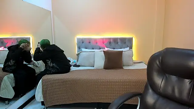 Snapshot of Bela_Craxkerr chatting on February 23, 12:17 pm Bela Craxkerr online show from February 23, 12:17 pm