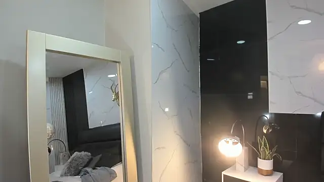 KomiCatt online show from April 8, 12:17 pm