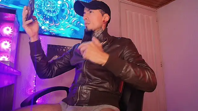 pauldocux  online show from January 16, 2:26 am