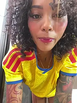 Snapshot of LizStorm_ chatting on June 17, 12:15 pm LizStorm online show from June 17, 12:15 pm