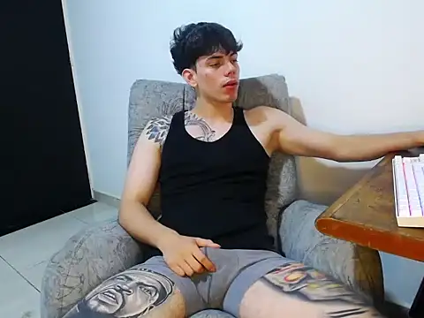 Snapshot of Joshh_miller chatting on February 18, 4:54 am Joshh miller online show from February 18, 4:54 am