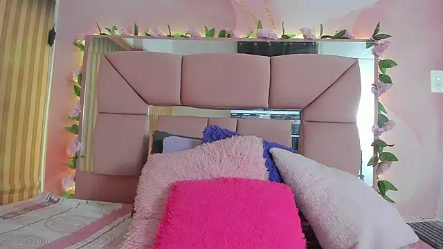 amy  rose   online show from June 19, 3:01 am