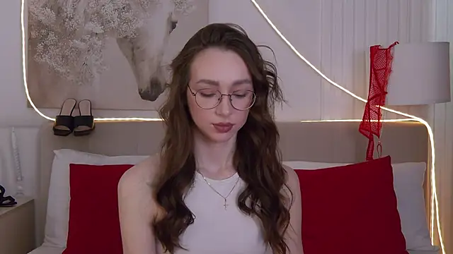 Emily Simon online show from April 19, 5:08 am