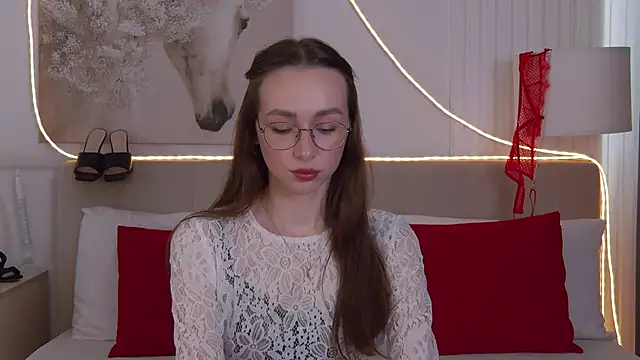 Emily Simon online show from April 16, 5:19 am