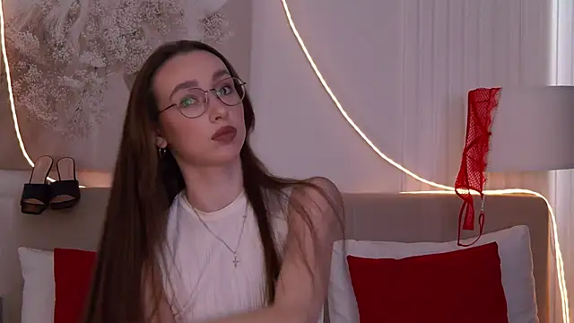 Emily Simon online show from March 31, 5:31 am