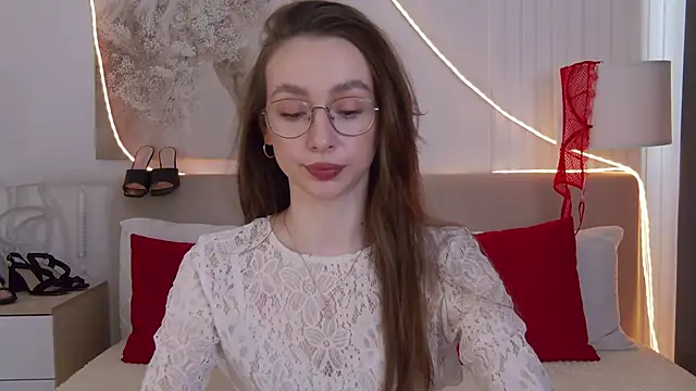 Emily Simon online show from May 7, 5:22 am