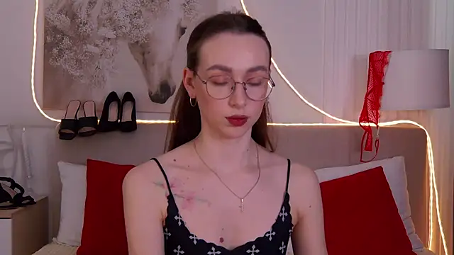 Emily Simon online show from March 29, 5:09 am