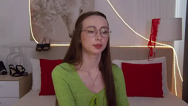 Emily Simon online show from April 2, 5:25 am