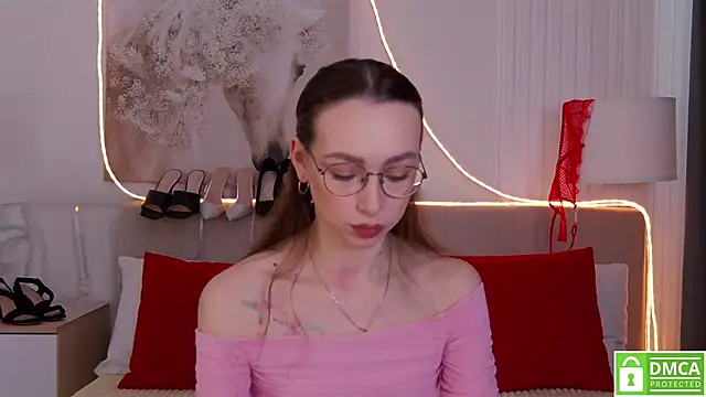 Emily Simon online show from March 7, 4:41 am