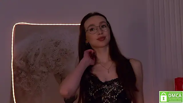 Emily Simon online show from February 8, 5:16 am