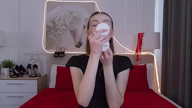 Emily Simon online show from April 5, 5:25 am