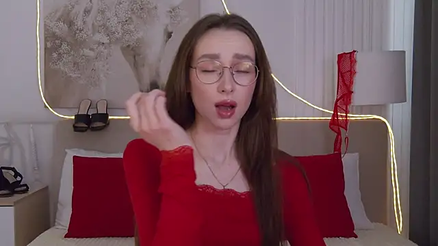 Emily Simon online show from April 10, 5:25 am