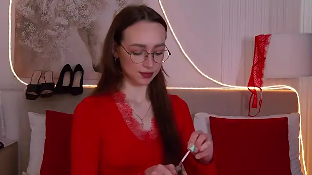 Emily Simon online show from March 21, 4:35 am