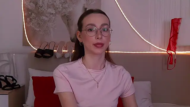 Emily Simon online show from March 18, 4:26 am