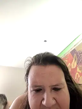 luvbug28 online show from March 9, 3:10 am