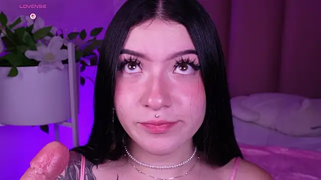 Snapshot of Dolcexx_ chatting on February 13, 8:20 pm Dolcexx online show from February 13, 8:20 pm