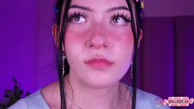 Snapshot of Dolcexx_ chatting on February 6, 9:33 pm Dolcexx online show from February 6, 9:33 pm