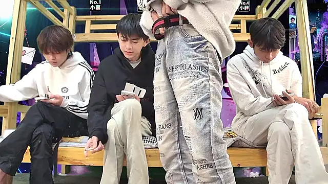 xiaohuangren01 online show from March 14, 12:00 pm