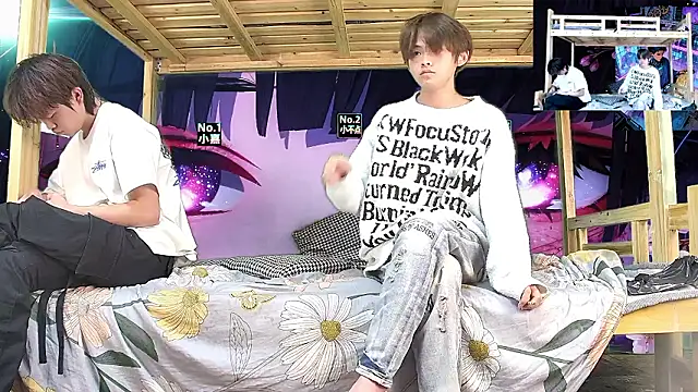 xiaohuangren01 online show from March 8, 2:59 am