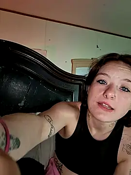 Snapshot of Tastybabe22 chatting on July 7, 9:18 pm Tastybabe22 online show from July 7, 9:18 pm
