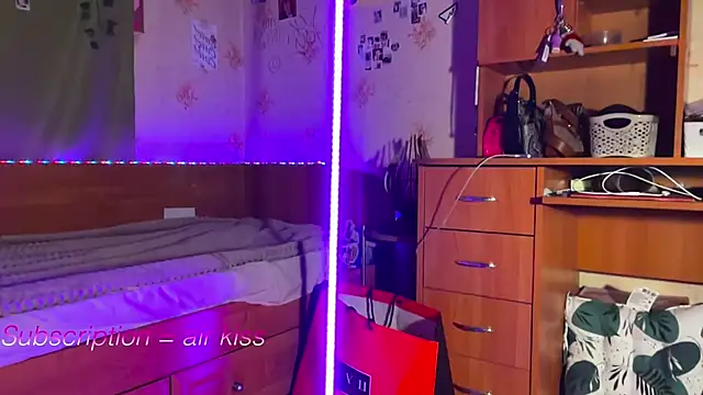 Snapshot of miss_barbie111 chatting on February 11, 9:03 pm miss barbie111 online show from February 11, 9:03 pm