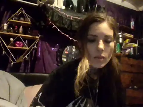 allymoon1369 online show from May 3, 7:06 pm