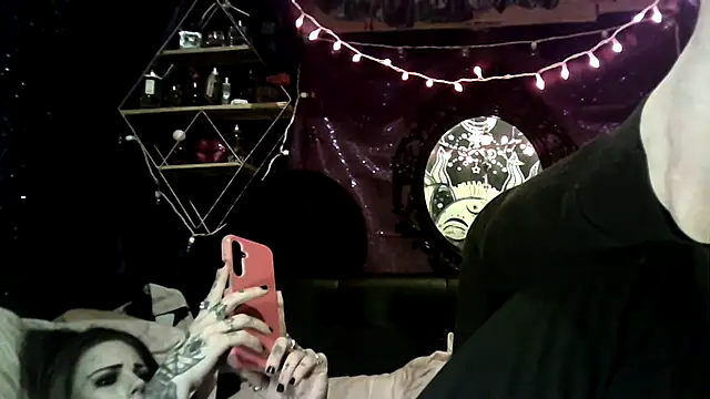 allymoon1369 online show from March 25, 9:19 am