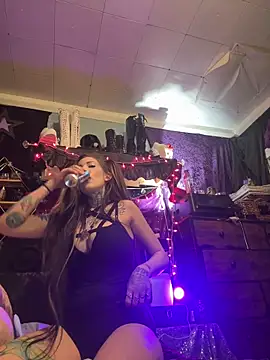 allymoon1369 online show from April 14, 9:25 am