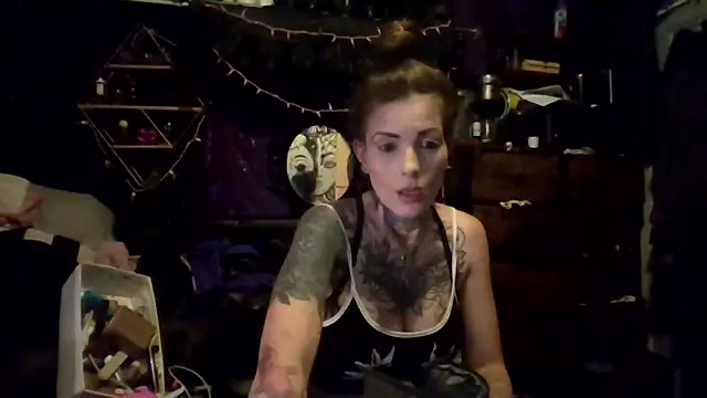 allymoon1369 online show from May 9, 10:02 pm