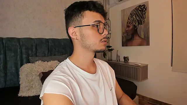 Snapshot of Alhan_Twink chatting on July 9, 4:46 am Alhan Twink online show from July 9, 4:46 am