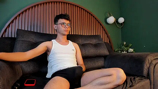 Alhan Twink online show from March 13, 6:29 am