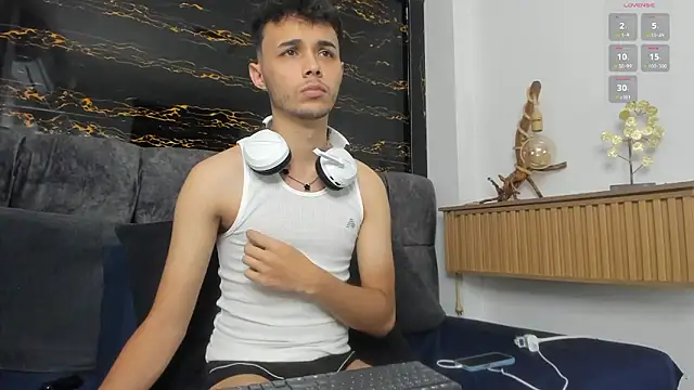 Alhan Twink online show from February 3, 8:58 pm