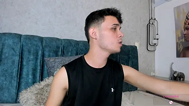 Snapshot of Alhan_Twink chatting on June 5, 5:23 am Alhan Twink online show from June 5, 5:23 am