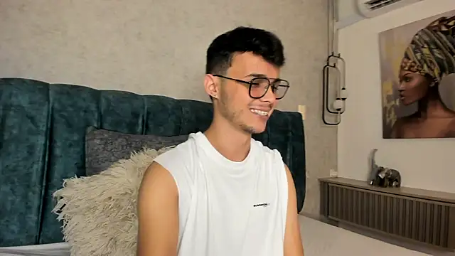 Snapshot of Alhan_Twink chatting on June 9, 5:19 am Alhan Twink online show from June 9, 5:19 am