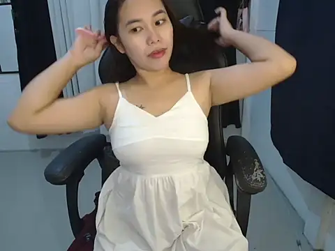 Bellashoweey online show from May 4, 2:42 pm