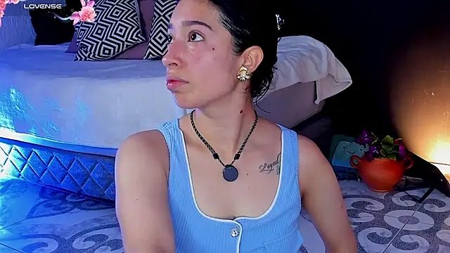 Noaah25  online show from April 11, 3:36 am