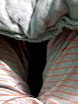 Snapshot of lylinhjim chatting on February 4, 2:01 pm lylinhjim online show from February 4, 2:01 pm