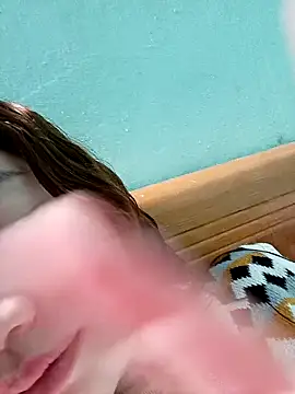 Snapshot of lylinhjim chatting on February 11, 2:33 am lylinhjim online show from February 11, 2:33 am