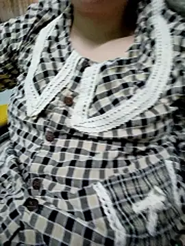 Snapshot of lylinhjim chatting on January 18, 6:06 am lylinhjim online show from January 18, 6:06 am