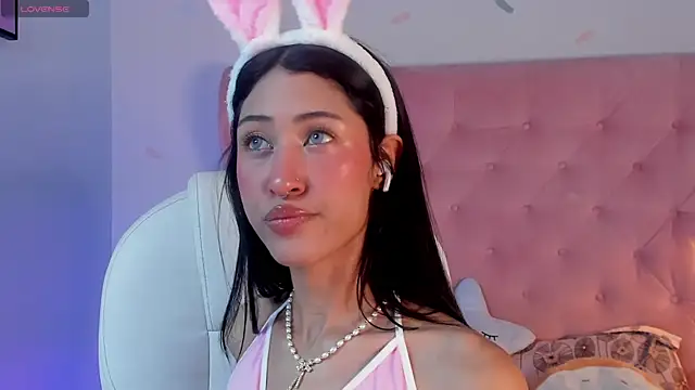 internett sweetheart online show from April 15, 5:24 am