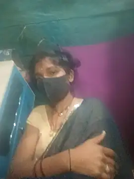 Snapshot of priyasharma899 chatting on February 21, 12:45 am priyasharma899 online show from February 21, 12:45 am