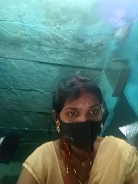 Snapshot of priyasharma899 chatting on February 15, 7:31 am priyasharma899 online show from February 15, 7:31 am