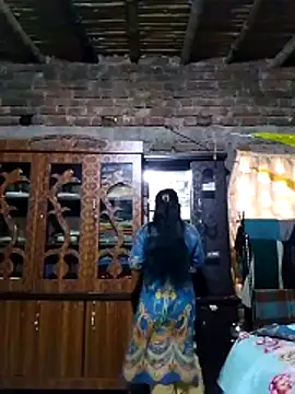 Hot Sweeti online show from April 15, 10:10 am