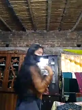 Hot Sweeti online show from May 4, 9:34 am