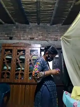 Hot Sweeti online show from March 5, 2:35 pm