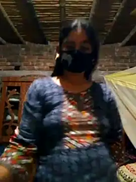 Hot Sweeti online show from March 3, 11:45 pm