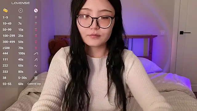 nullgirl online show from May 18, 2:23 am