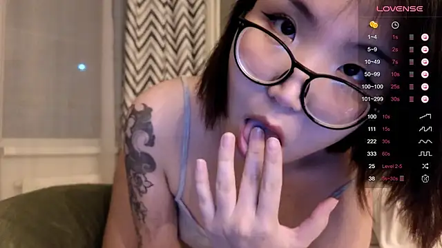 nullgirl online show from February 11, 2:22 am